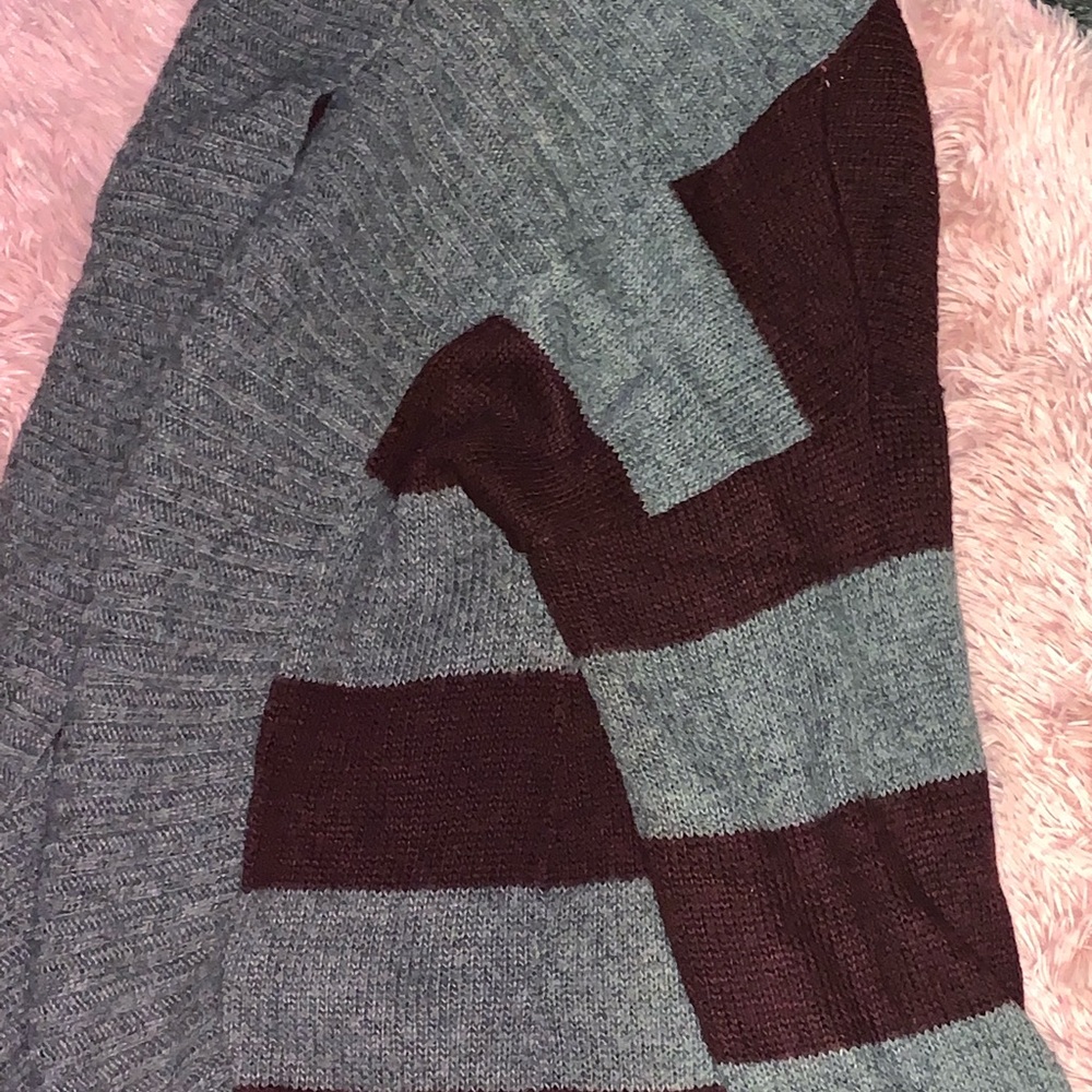 Grey/Burgundy cardigan